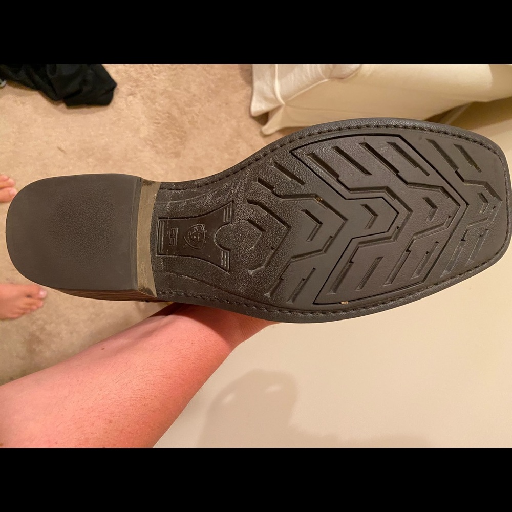 Ariat Cowboy Boots Size 11. Never worn.